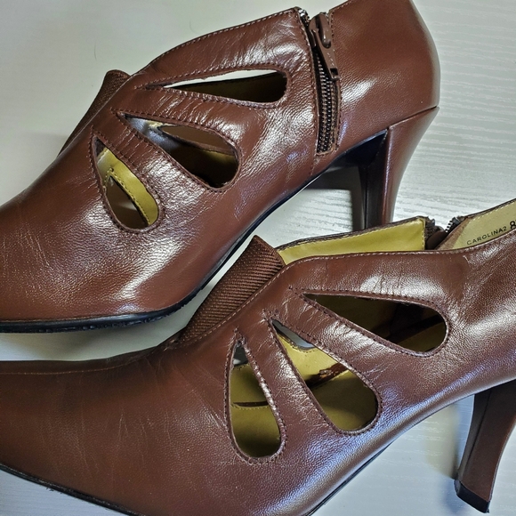 Bellini Brown Leather Cutout Pumps - Picture 2 of 10